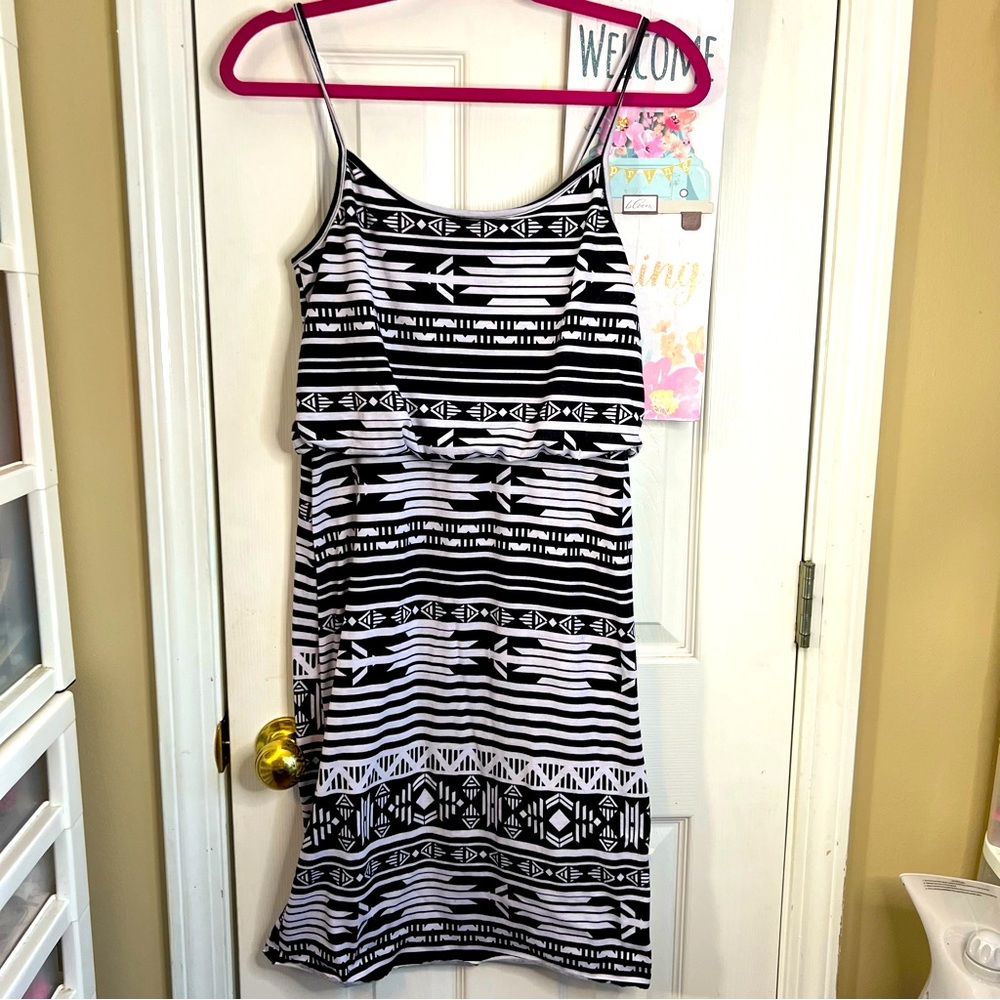 I’m in love with Derek Heart Summer Dress * Bl White Sz Medium Thin straps